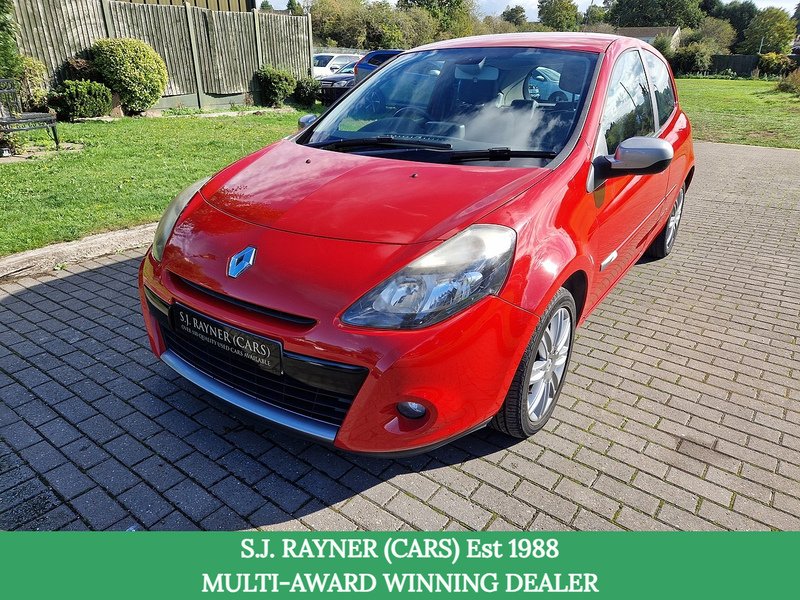 Renault Clio Dynamique TomTom - U12321