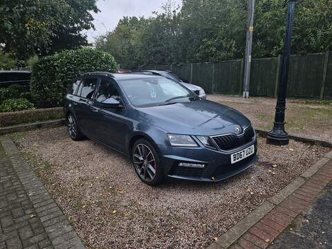 Skoda Octavia 2.2D EX Pickup Double Cab 4dr Diesel Manual 4WD Euro 6 (181 ps)