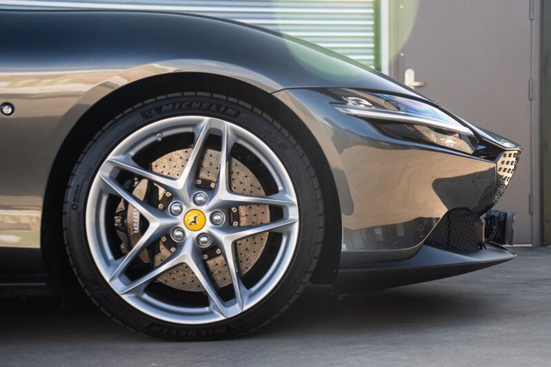 Ferrari Roma T V8 - U440