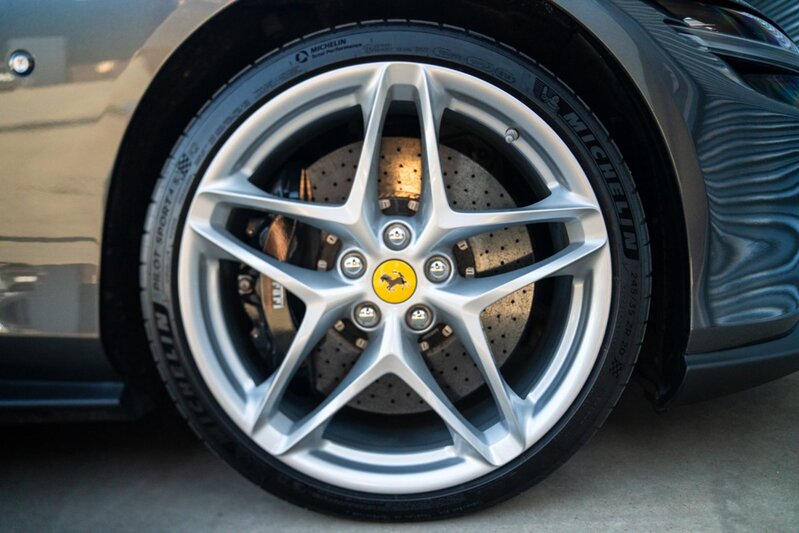 Ferrari Roma T V8 - U440