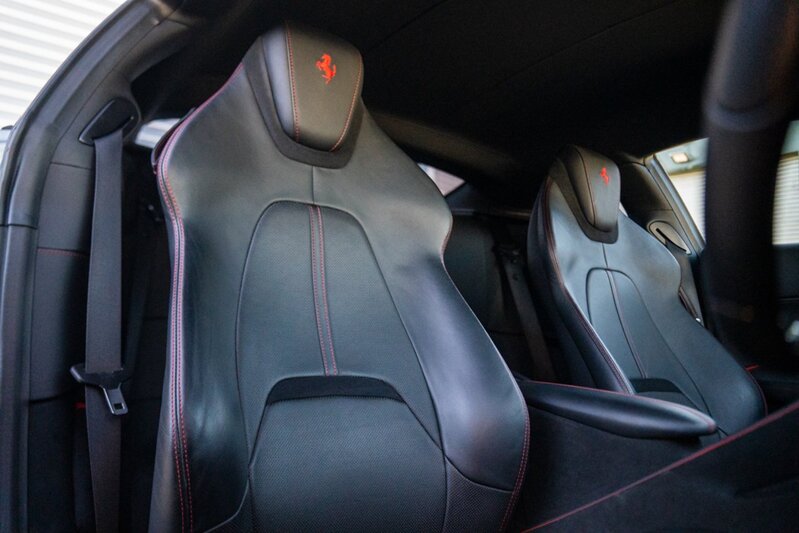 Ferrari Roma T V8 - U440