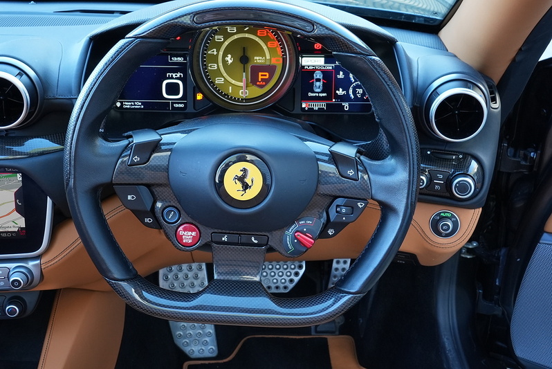 Ferrari Portofino T V8 - U527