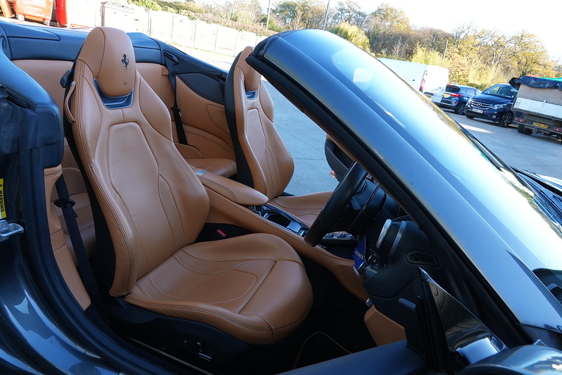 Ferrari Portofino T V8 - U527