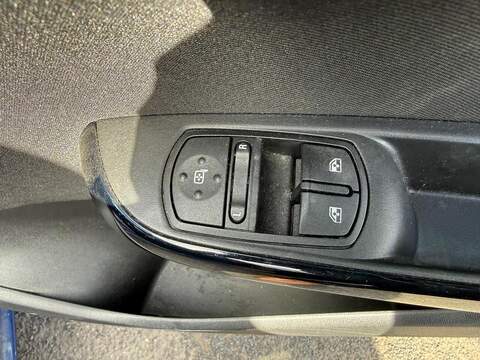 Vauxhall Corsa 1.4i ecoTEC Design Euro 6 5dr - U125482