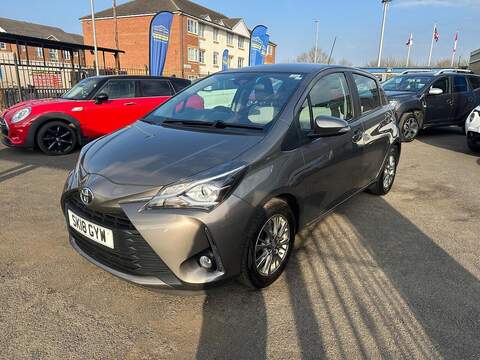Toyota Yaris Yaris Design Hatchback 1 Manual Petrol
