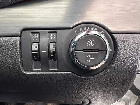Vauxhall Mokka 1.6 CDTi Limited Edition SUV 5dr Diesel Manual 2WD Euro 6 (s/s) (136 ps) - U125499