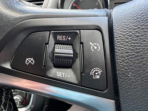 Vauxhall Mokka 1.6 CDTi Limited Edition SUV 5dr Diesel Manual 2WD Euro 6 (s/s) (136 ps) - U125499