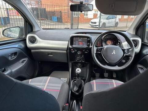 Peugeot 108 1.2 VTi PureTech Allure Hatchback 5dr Petrol Manual Euro 5 (82 ps) - U125501