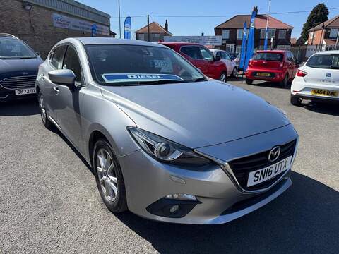 Mazda Mazda3 Fiesta Titanium Hatchback 0 Manual Petrol Hybrid