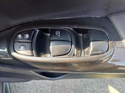 Nissan Juke 1.5 dCi Tekna SUV 5dr Diesel Manual Euro 6 (s/s) (110 ps) - U125508