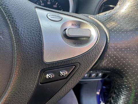 Nissan Juke 1.5 dCi Tekna SUV 5dr Diesel Manual Euro 6 (s/s) (110 ps) - U125508