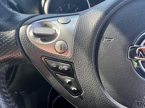 Nissan Juke 1.5 dCi Tekna SUV 5dr Diesel Manual Euro 6 (s/s) (110 ps) - U125508