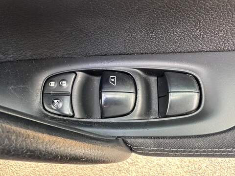 Nissan Qashqai 1.5 dCi N-Connecta 2WD Euro 6 (s/s) 5dr - U125513