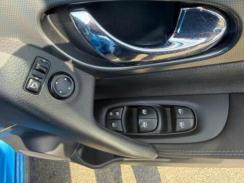 Nissan Qashqai 1.5 dCi N-Connecta Euro 6 (s/s) 5dr - U125514