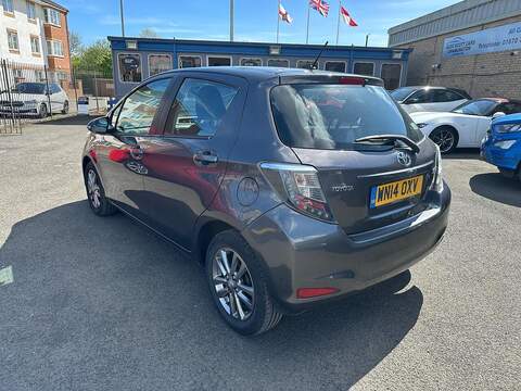 Toyota Yaris 1.33 Dual VVT-i Icon Plus Euro 5 5dr - U125517