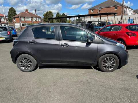 Toyota Yaris 1.33 Dual VVT-i Icon Plus Euro 5 5dr - U125517