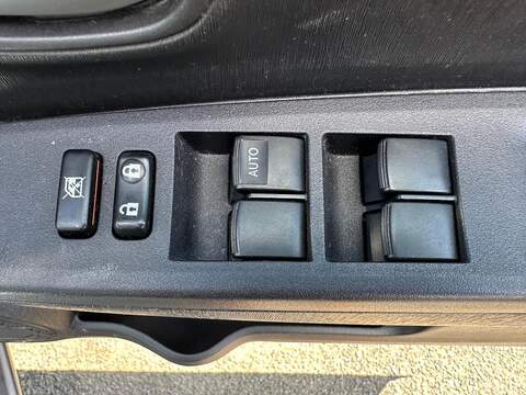 Toyota Yaris 1.33 Dual VVT-i Icon Plus Euro 5 5dr - U125517