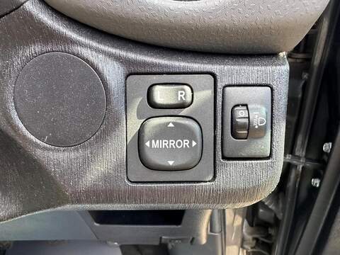 Toyota Yaris 1.33 Dual VVT-i Icon Plus Euro 5 5dr - U125517