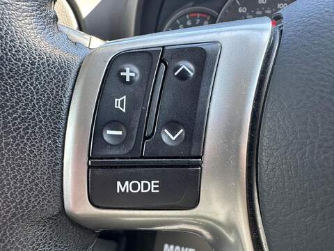 Toyota Yaris 1.33 Dual VVT-i Icon Plus Euro 5 5dr - U125517