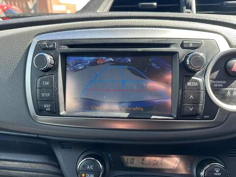 Toyota Yaris 1.33 Dual VVT-i Icon Plus Euro 5 5dr - U125517