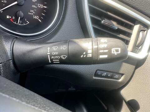 Nissan Qashqai 1.5 dCi N-Connecta Euro 6 (s/s) 5dr - U125520