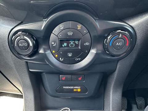 Ford EcoSport 1.0T EcoBoost Titanium SUV 5dr Petrol Manual 2WD Euro 6 (s/s) (125 ps) - U125522