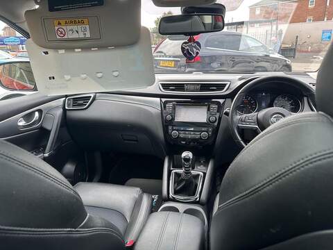 Nissan Qashqai 1.2 DIG-T Tekna Euro 6 (s/s) 5dr - U125533