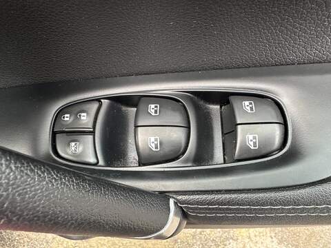 Nissan Qashqai 1.2 DIG-T Tekna Euro 6 (s/s) 5dr - U125533