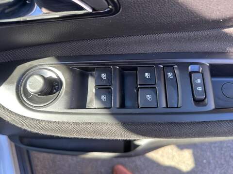 Vauxhall Mokka X 1.4i Turbo ecoTEC Design Nav Euro 6 (s/s) 5dr - U125553