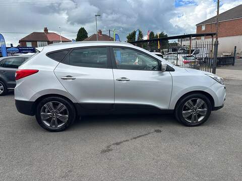 Hyundai ix35 2.0 CRDi Premium SUV 5dr Diesel Manual 4WD Euro 5 (134 bhp) - U125561