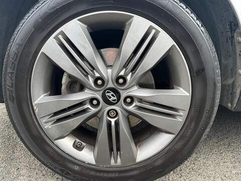 Hyundai ix35 2.0 CRDi Premium SUV 5dr Diesel Manual 4WD Euro 5 (134 bhp) - U125561