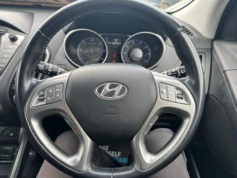 Hyundai ix35 2.0 CRDi Premium SUV 5dr Diesel Manual 4WD Euro 5 (134 bhp) - U125561