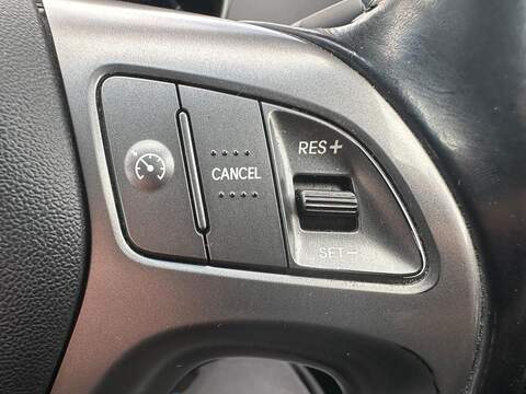 Hyundai ix35 2.0 CRDi Premium SUV 5dr Diesel Manual 4WD Euro 5 (134 bhp) - U125561