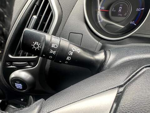 Hyundai ix35 2.0 CRDi Premium SUV 5dr Diesel Manual 4WD Euro 5 (134 bhp) - U125561