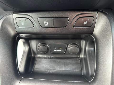 Hyundai ix35 2.0 CRDi Premium SUV 5dr Diesel Manual 4WD Euro 5 (134 bhp) - U125561