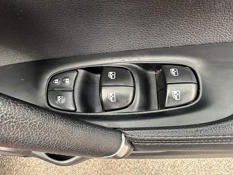 Nissan Qashqai 1.3 DIG-T Tekna Euro 6 (s/s) 5dr - U125564