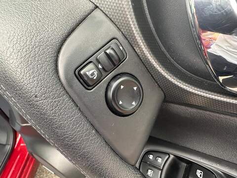 Nissan Qashqai 1.3 DIG-T Tekna Euro 6 (s/s) 5dr - U125564