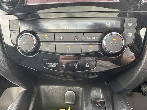 Nissan Qashqai 1.3 DIG-T Tekna Euro 6 (s/s) 5dr - U125564