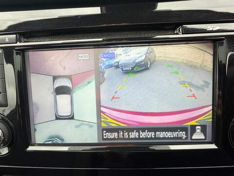 Nissan Qashqai 1.5 dCi N-Connecta Euro 6 (s/s) 5dr - U125578