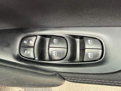 Nissan Qashqai 1.5 dCi N-Connecta Euro 6 (s/s) 5dr - U125578