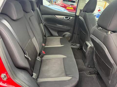 Nissan Qashqai 1.5 dCi N-Connecta Euro 6 (s/s) 5dr - U125578
