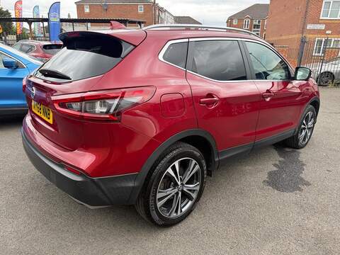 Nissan Qashqai 1.5 dCi N-Connecta Euro 6 (s/s) 5dr - U125578