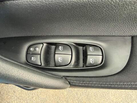 Nissan Qashqai 1.5 dCi N-Connecta Euro 6 (s/s) 5dr - U125580