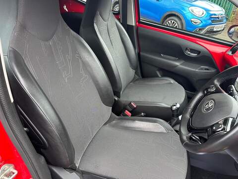 Toyota AYGO 1.0 VVT-i x-pression Euro 6 5dr - U125582