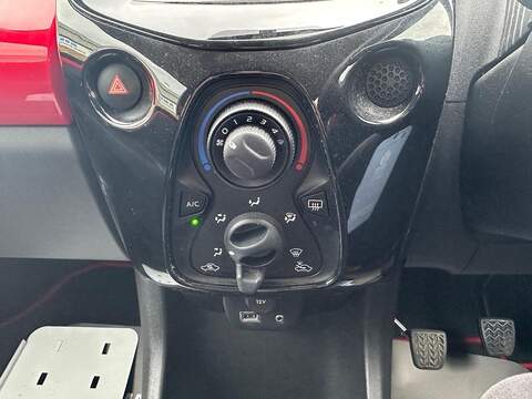Toyota AYGO 1.0 VVT-i x-pression Euro 6 5dr - U125582