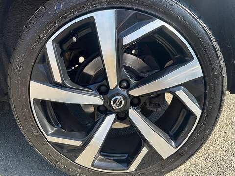 Nissan Qashqai 1.3 DIG-T Tekna Euro 6 (s/s) 5dr - U125583