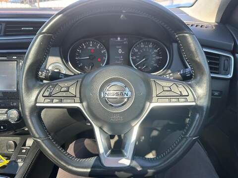 Nissan Qashqai 1.3 DIG-T Tekna Euro 6 (s/s) 5dr - U125583