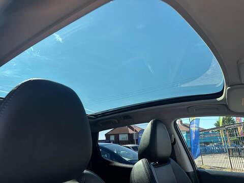 Nissan Qashqai 1.3 DIG-T Tekna Euro 6 (s/s) 5dr - U125583