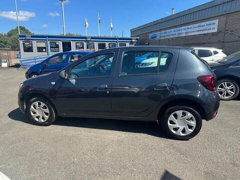 Dacia Sandero 1.0 SCe Essential Hatchback 5dr Petrol Manual Euro 6 (75 ps) - U125591