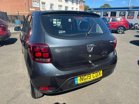 Dacia Sandero 1.0 SCe Essential Hatchback 5dr Petrol Manual Euro 6 (75 ps) - U125591